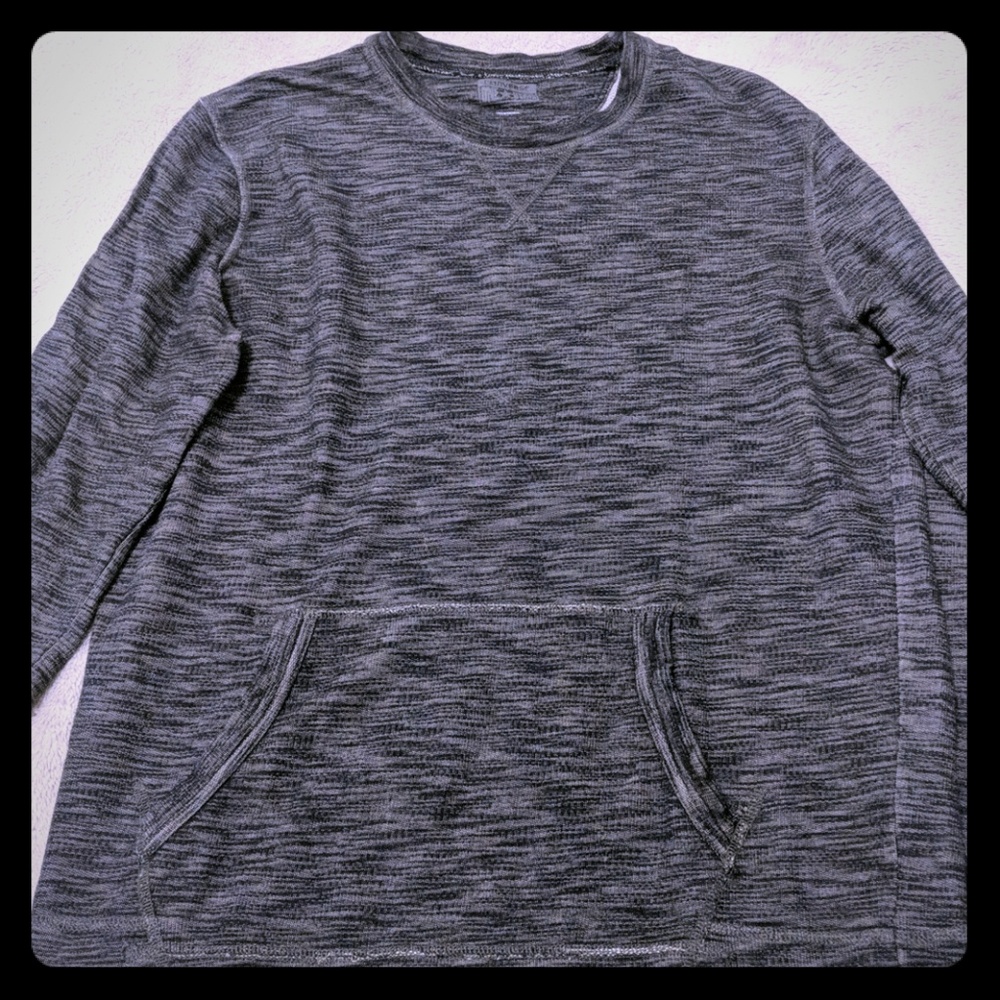 Pouch sweater